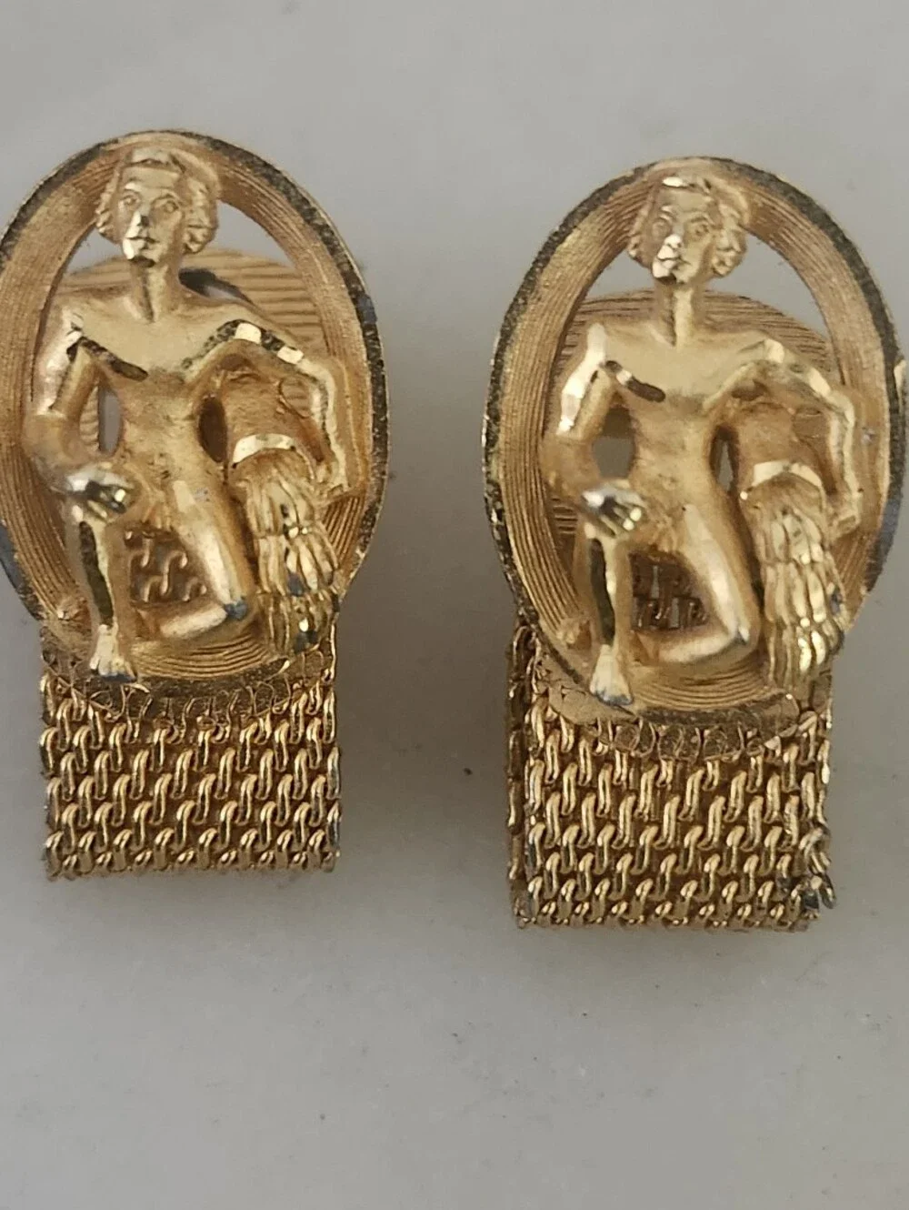 Vtg SWANK Gold Tone Zodiac Motif Cufflinks